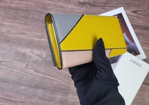 超激安ブランド財布偽物背面デザイン